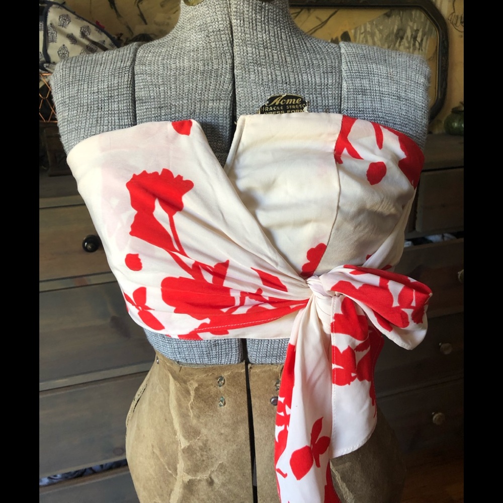 Rules of Attraction crop top